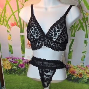 I Collection Black Lace Bralette and Thong Panty Set In Mefium